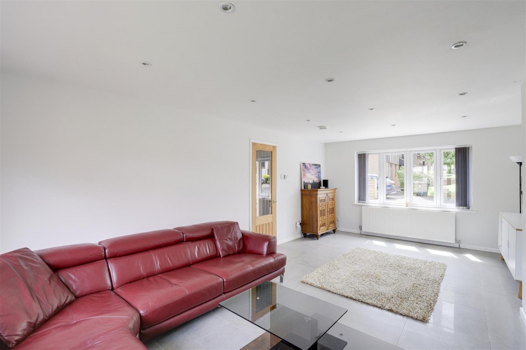 Hallfields, Edwalton, Nottinghamshire, NG12 4AA