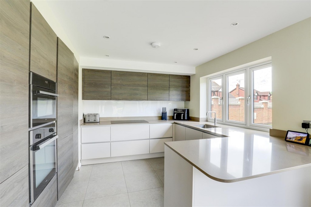 Hallfields, Edwalton, Nottinghamshire, NG12 4AA