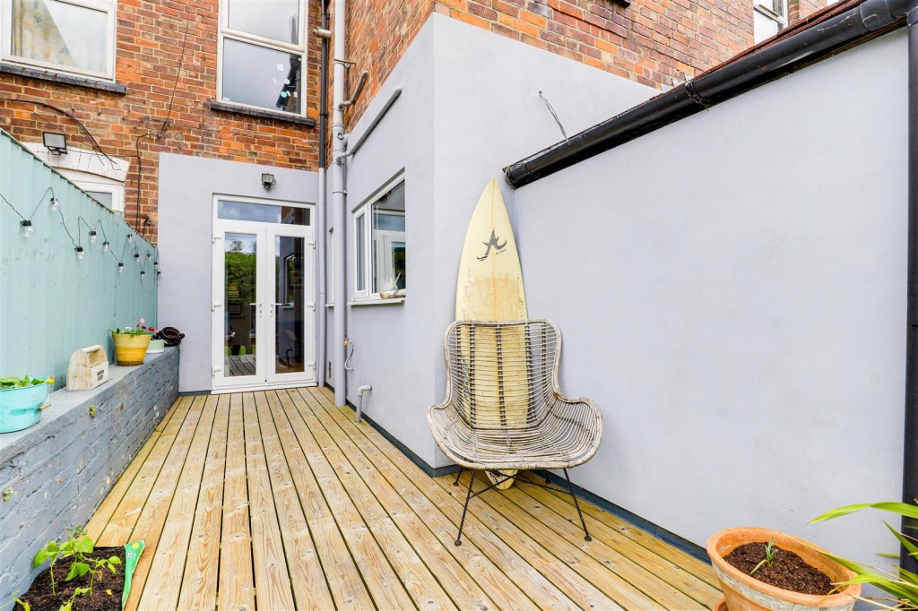 Wilford Crescent East, The Meadows, Nottinghamshire, NG2 2EA