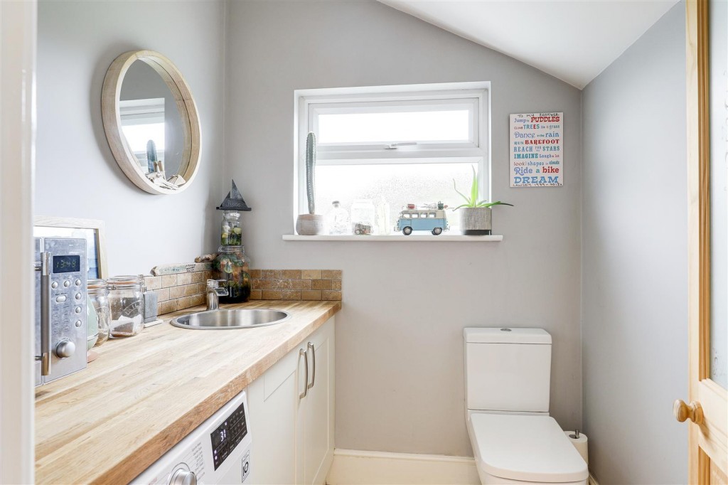 Wilford Crescent East, The Meadows, Nottinghamshire, NG2 2EA