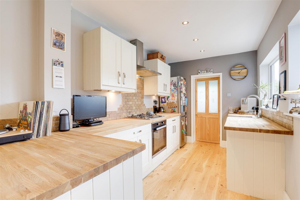 Wilford Crescent East, The Meadows, Nottinghamshire, NG2 2EA