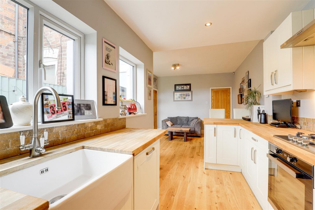 Wilford Crescent East, The Meadows, Nottinghamshire, NG2 2EA