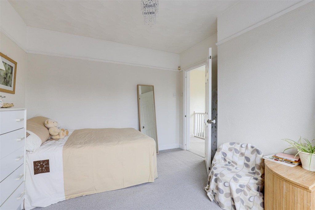Runton Drive, Basford, Nottinghamshire, NG6 0FL