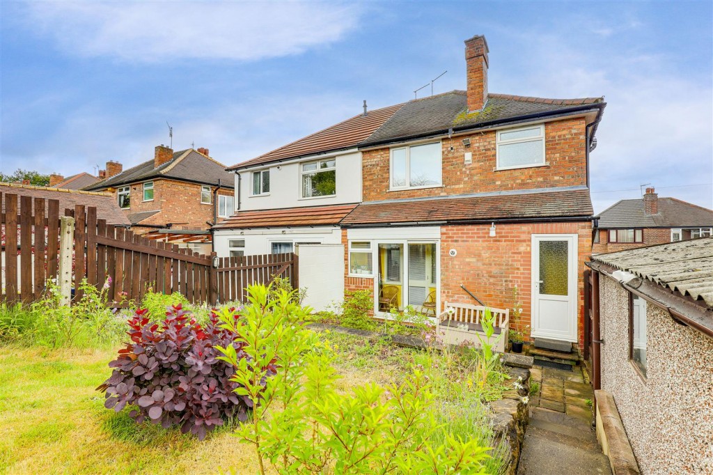 Runton Drive, Basford, Nottinghamshire, NG6 0FL