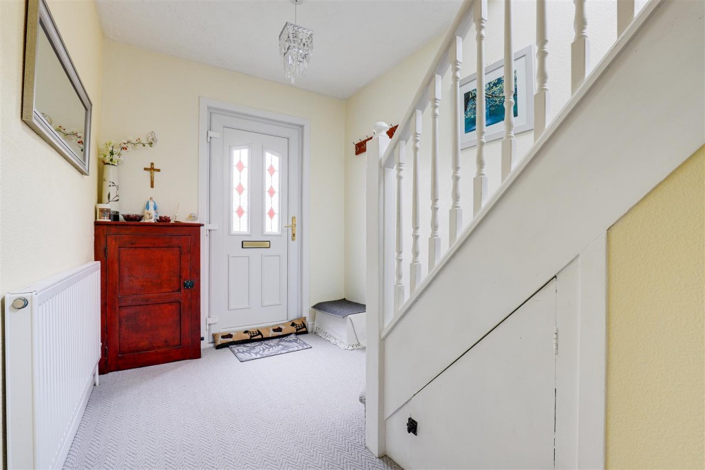 Runton Drive, Basford, Nottinghamshire, NG6 0FL