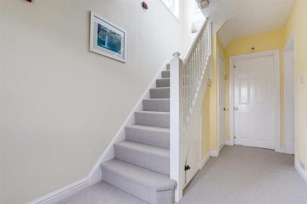 Runton Drive, Basford, Nottinghamshire, NG6 0FL
