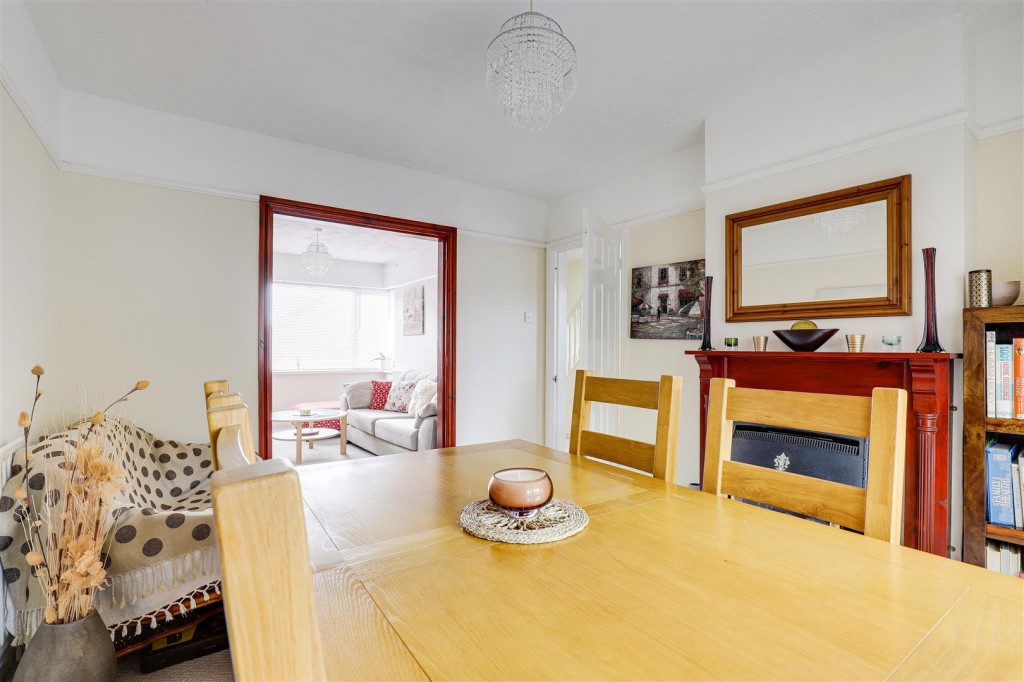 Runton Drive, Basford, Nottinghamshire, NG6 0FL
