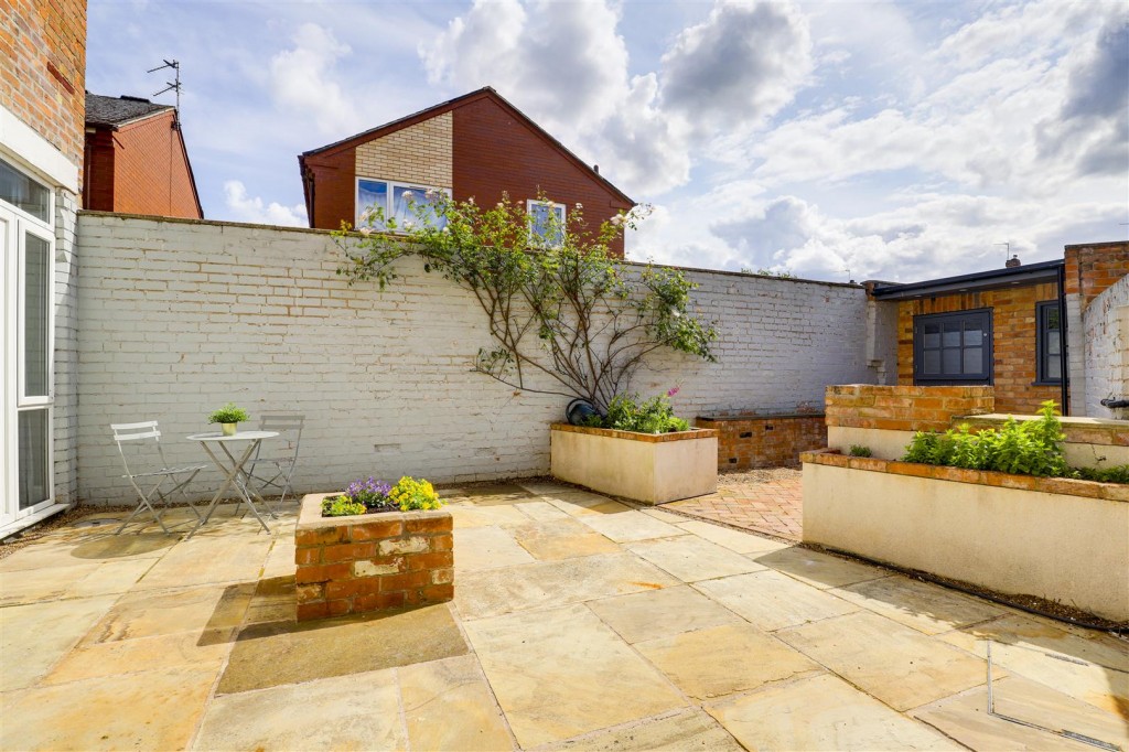 Exchange Road, West Bridgford, Nottinghamshire, NG2 6BZ