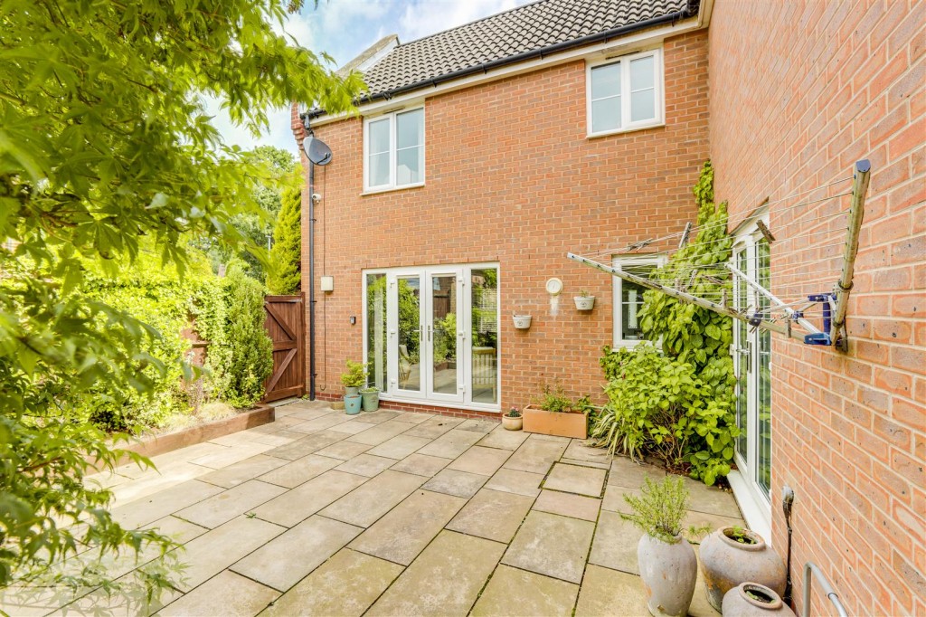 Swallow Crescent, Ravenshead, Nottinghamshire, NG15 9JN