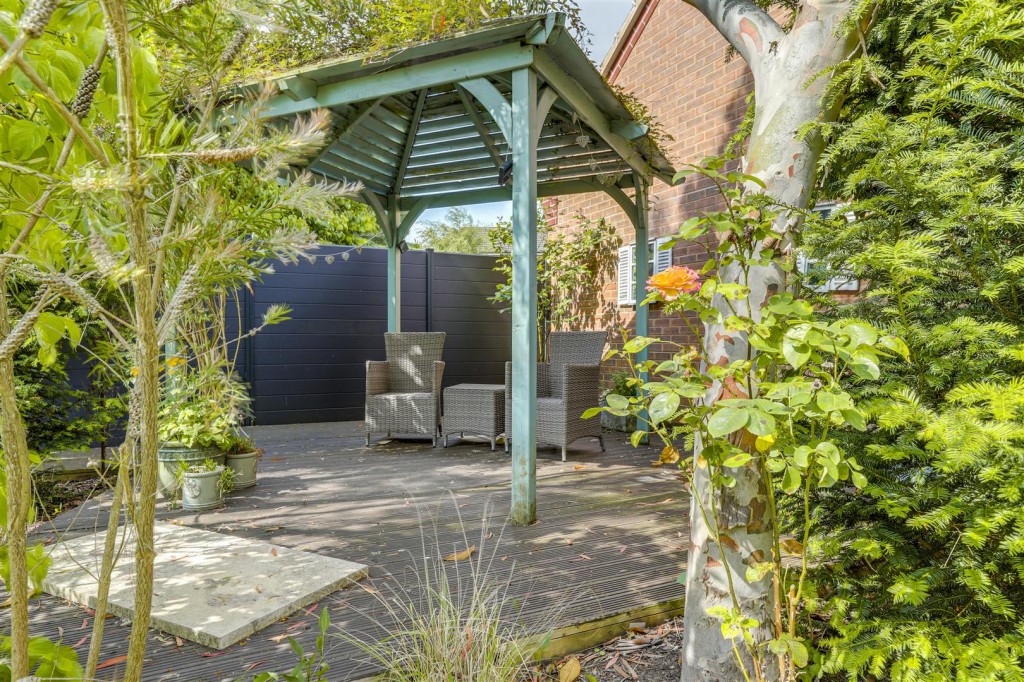 Swallow Crescent, Ravenshead, Nottinghamshire, NG15 9JN