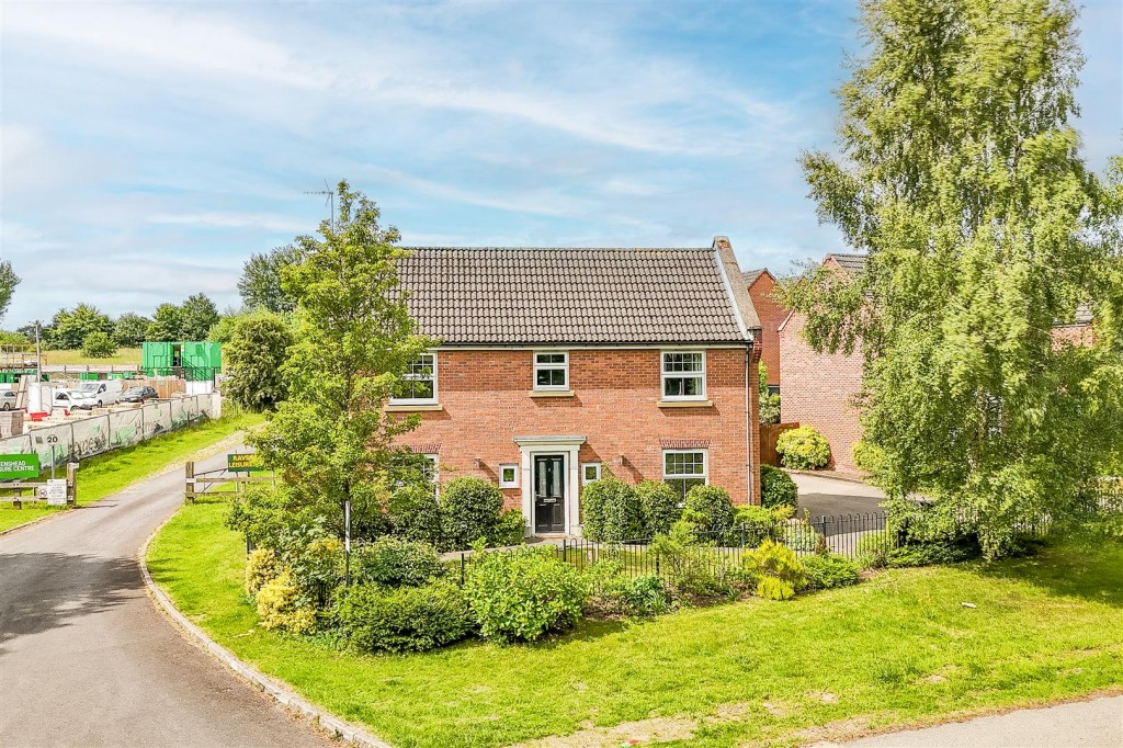 Swallow Crescent, Ravenshead, Nottinghamshire, NG15 9JN