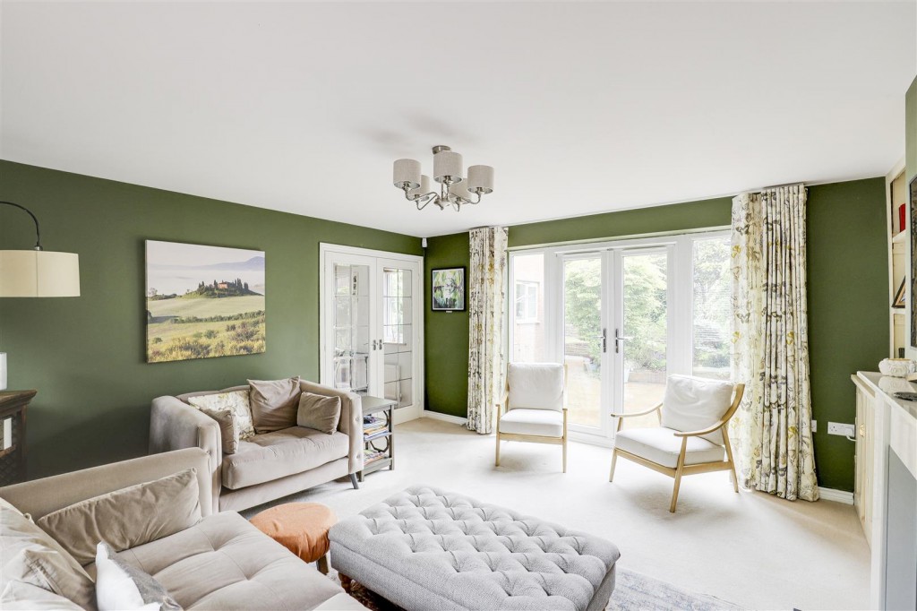 Swallow Crescent, Ravenshead, Nottinghamshire, NG15 9JN