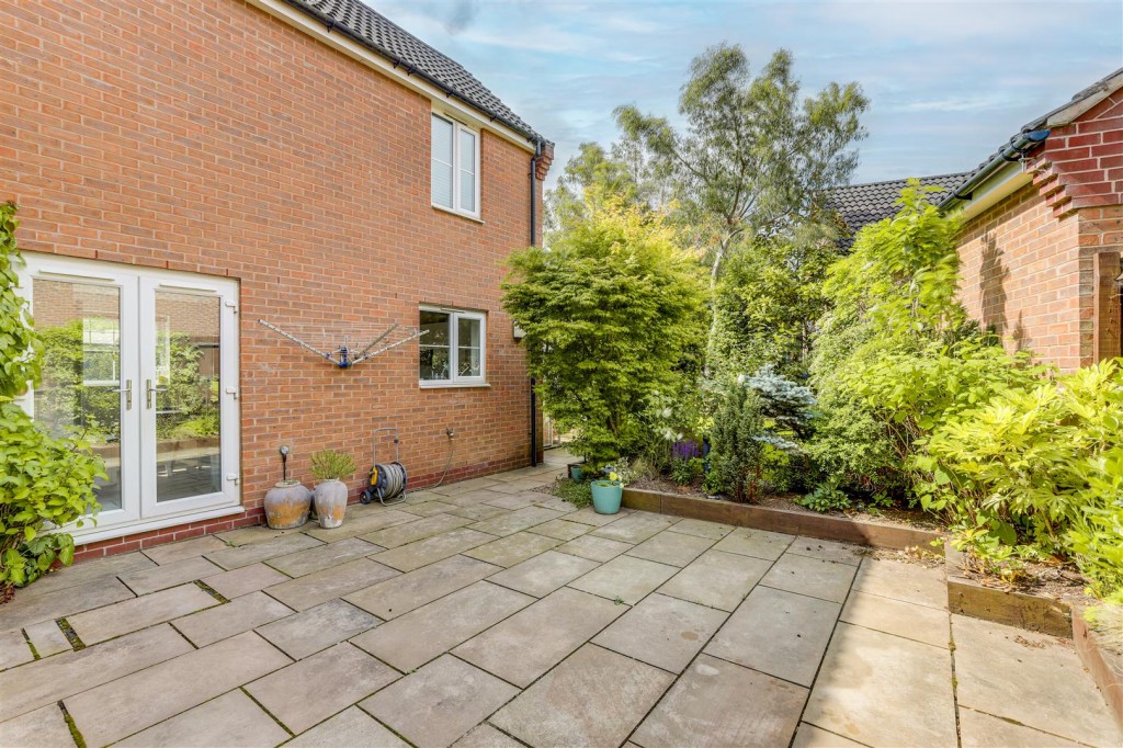 Swallow Crescent, Ravenshead, Nottinghamshire, NG15 9JN