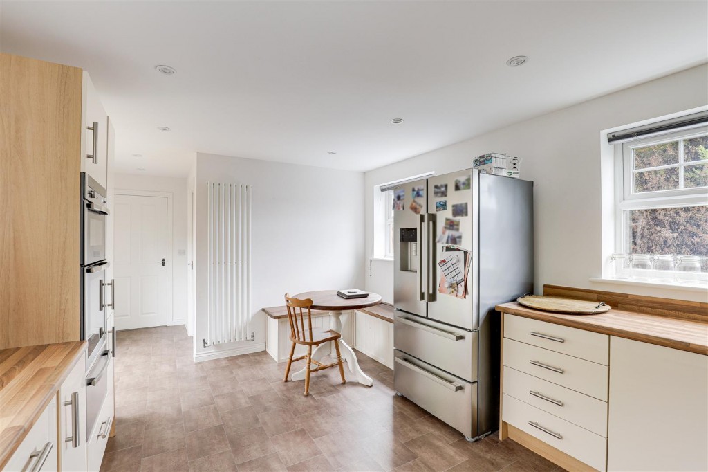 Swallow Crescent, Ravenshead, Nottinghamshire, NG15 9JN