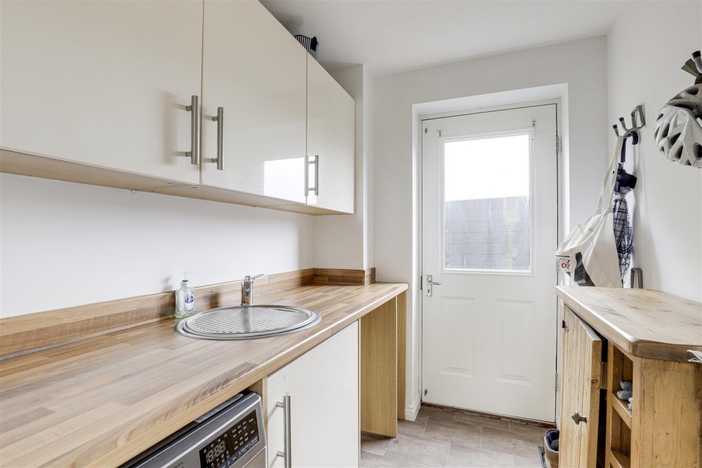 Swallow Crescent, Ravenshead, Nottinghamshire, NG15 9JN