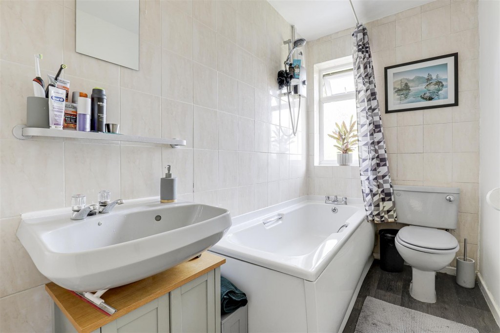 Britannia Avenue, Basford, Nottinghamshire, NG6 0EB