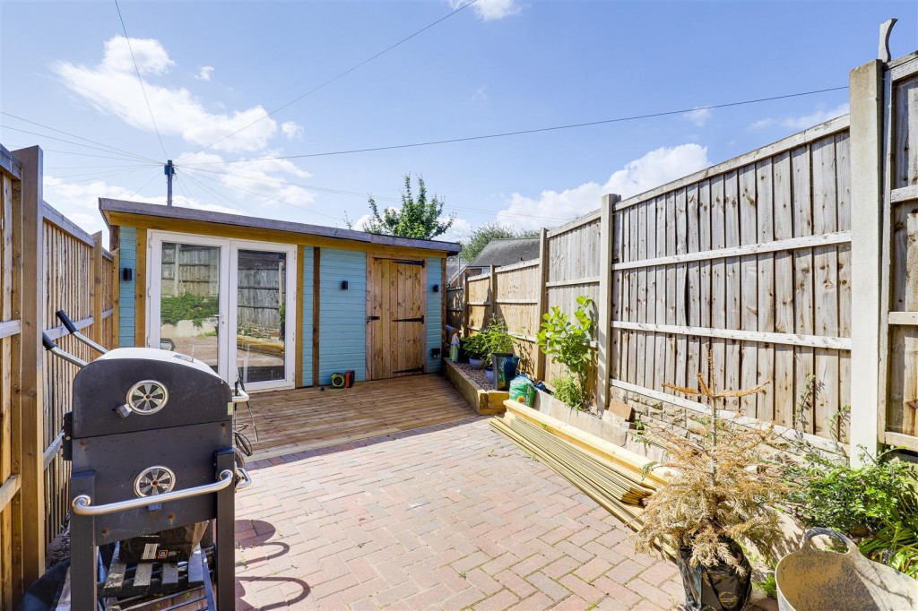 Mcintosh Road, Gedling, Nottinghamshire, NG4 4HR