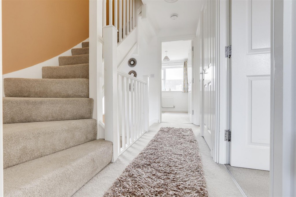 Harvest Close, Beeston, Nottinghamshire, NG9 2JS