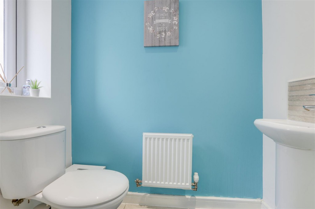 Harvest Close, Beeston, Nottinghamshire, NG9 2JS