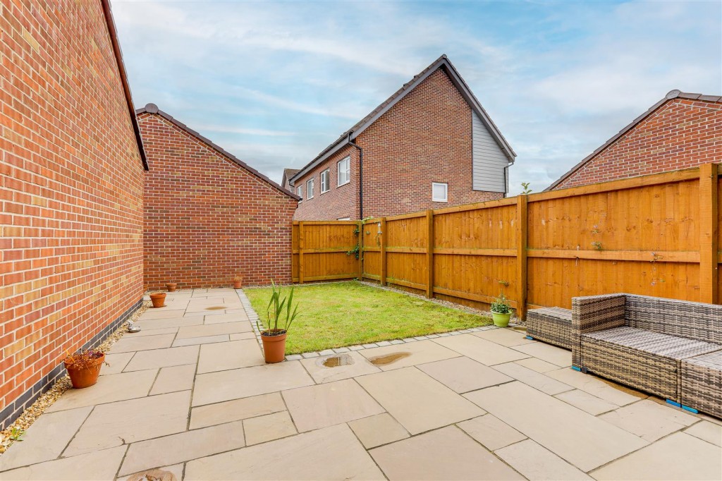 Harvest Close, Beeston, Nottinghamshire, NG9 2JS