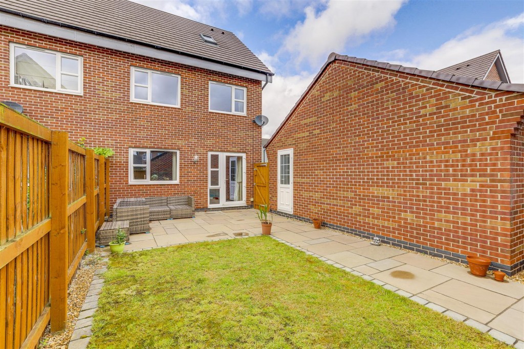 Harvest Close, Beeston, Nottinghamshire, NG9 2JS