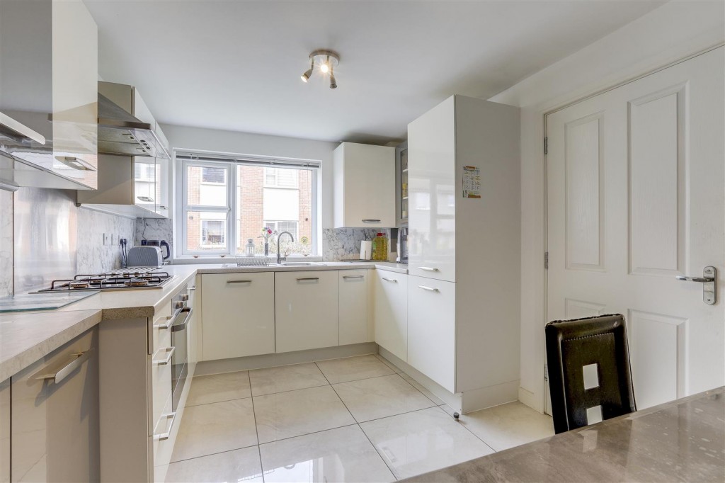 Harvest Close, Beeston, Nottinghamshire, NG9 2JS