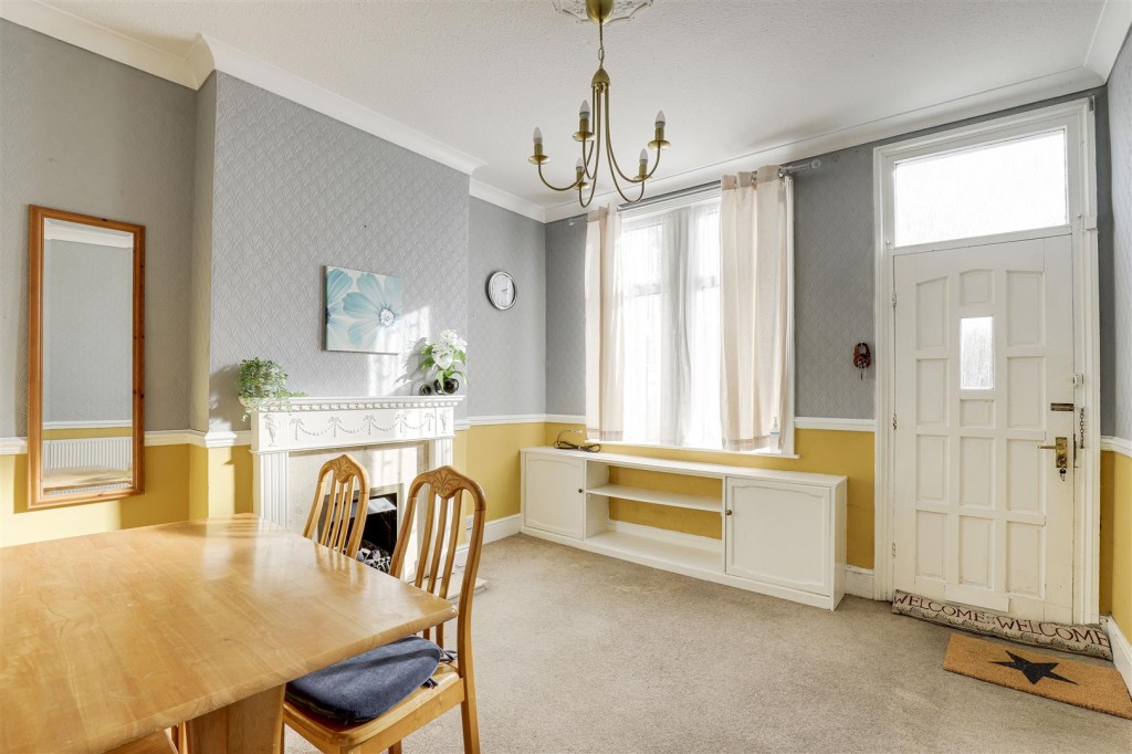 Fox Grove, Old Basford, Nottinghamshire, NG5 1JS