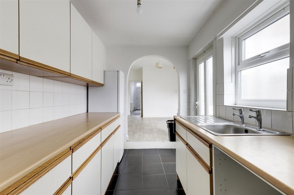 Woodborough Road, Mapperley, Nottinghamshire, NG3 5HB