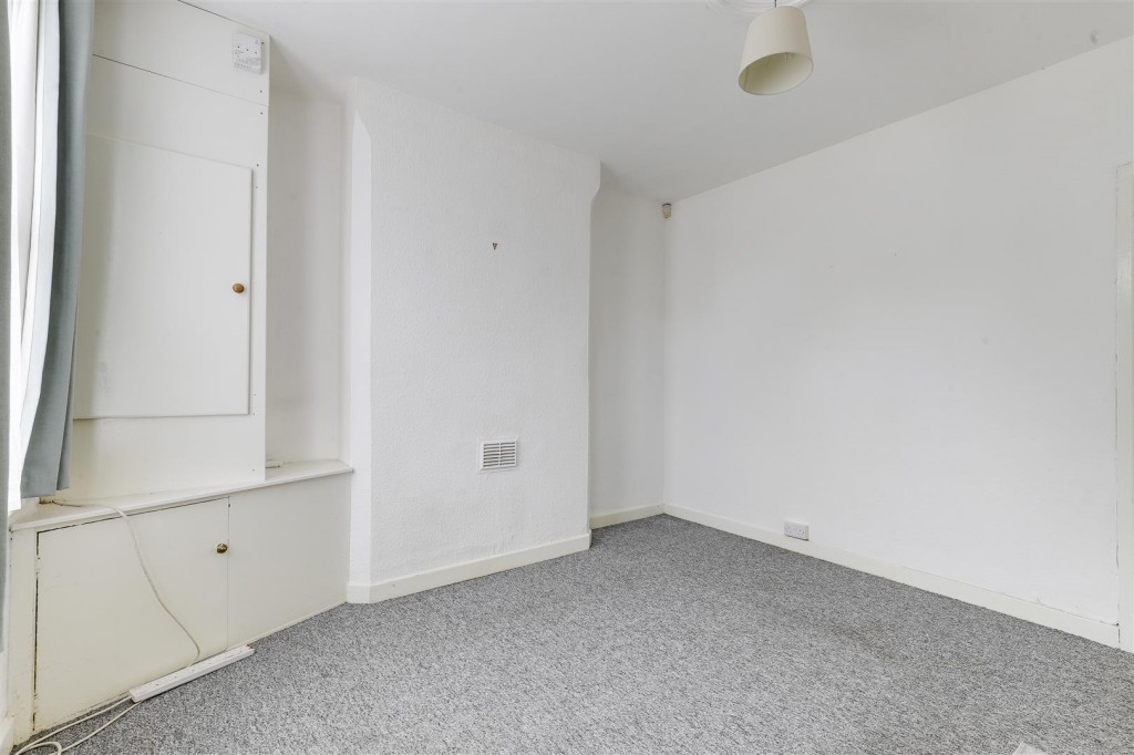 Woodborough Road, Mapperley, Nottinghamshire, NG3 5HB