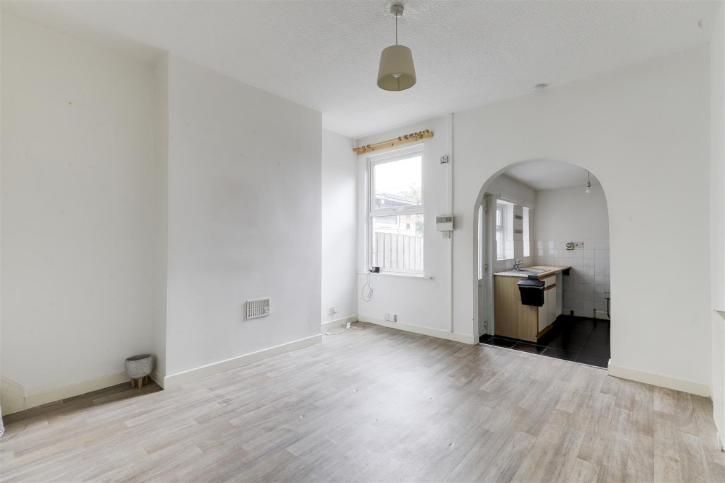 Woodborough Road, Mapperley, Nottinghamshire, NG3 5HB