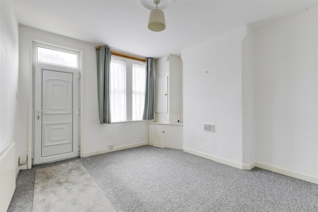 Woodborough Road, Mapperley, Nottinghamshire, NG3 5HB