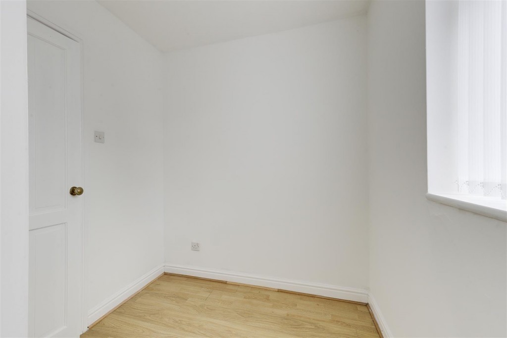 Mayfair Gardens, Nottingham, Nottinghamshire, ng5 1LT