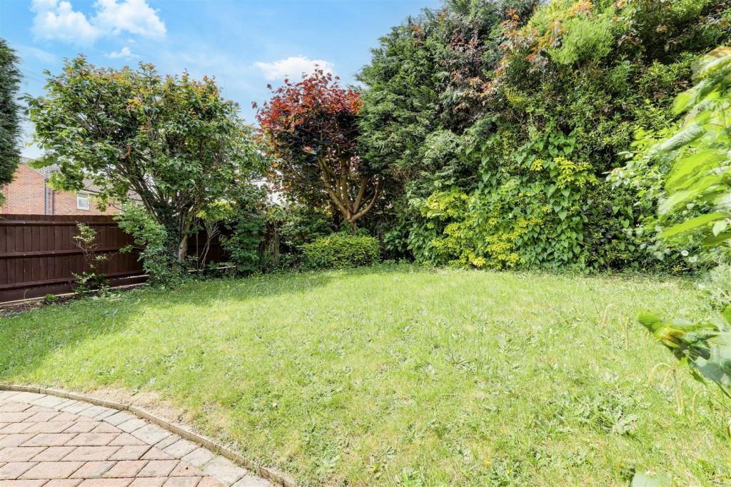 Mayfair Gardens, Nottingham, Nottinghamshire, ng5 1LT