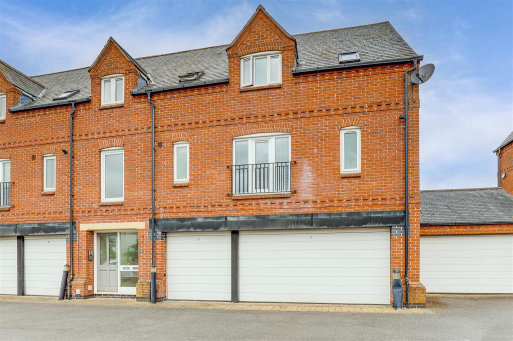 Waters Edge, Bell Lane, Wilford, Nottinghamshire, NG11 7GB