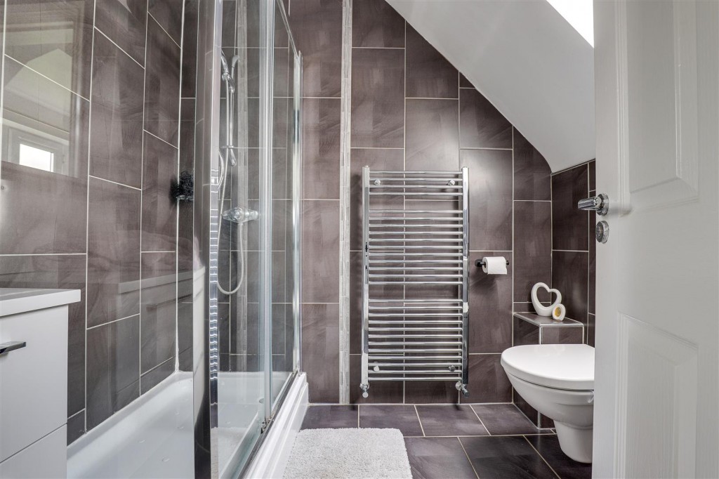 Waters Edge, Bell Lane, Wilford, Nottinghamshire, NG11 7GB