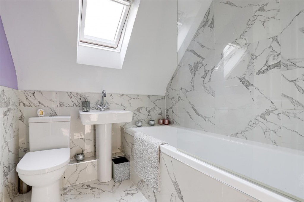 Waters Edge, Bell Lane, Wilford, Nottinghamshire, NG11 7GB