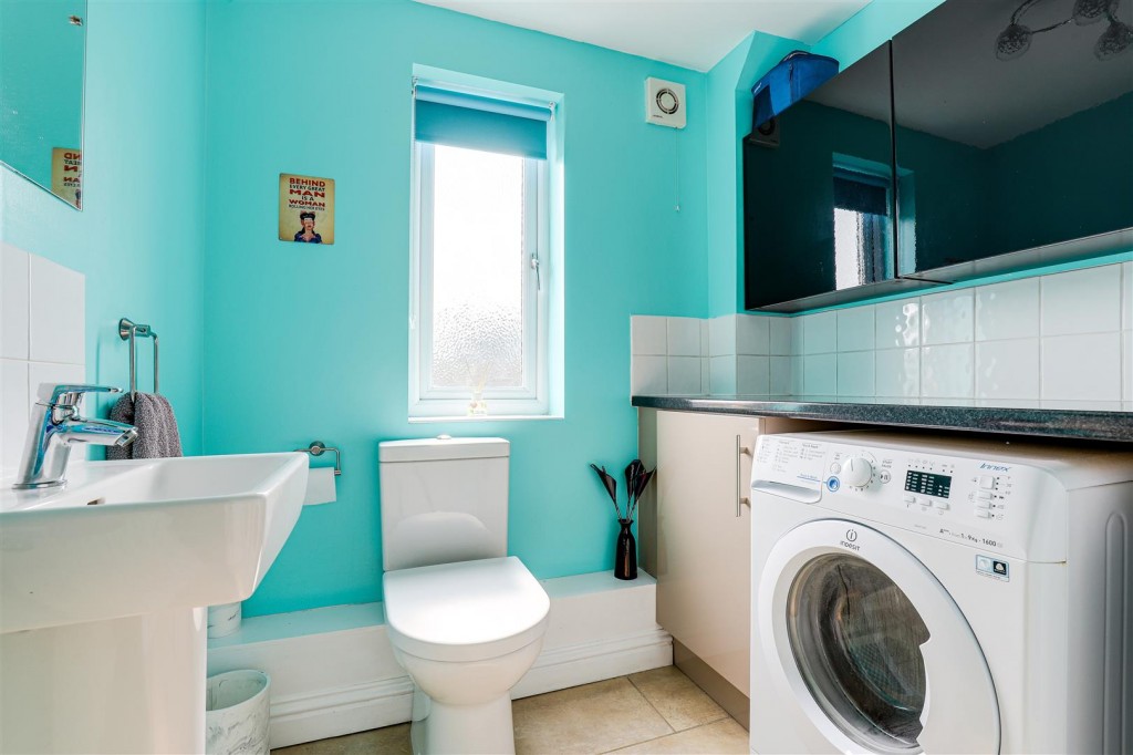 Waters Edge, Bell Lane, Wilford, Nottinghamshire, NG11 7GB