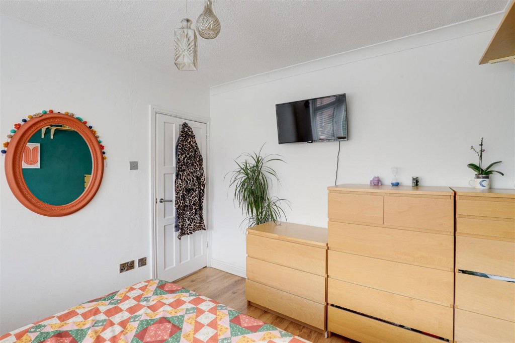 Hadbury Road, Basford, Nottinghamshire, NG5 1JZ