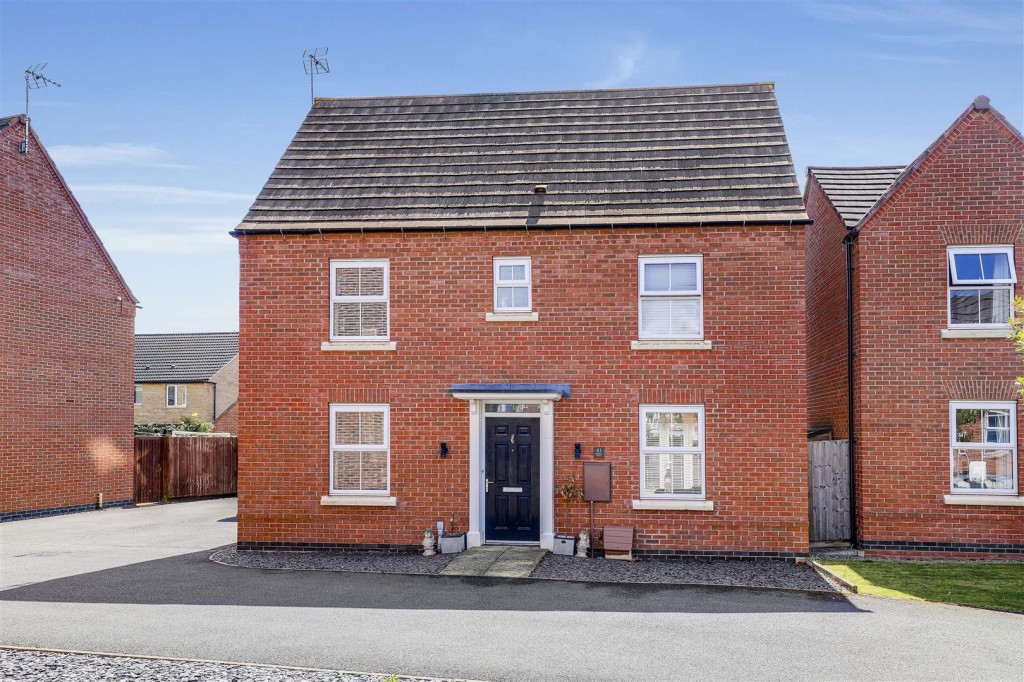 Senator Close, Hucknall, Nottinghamshire, NG15 8GH
