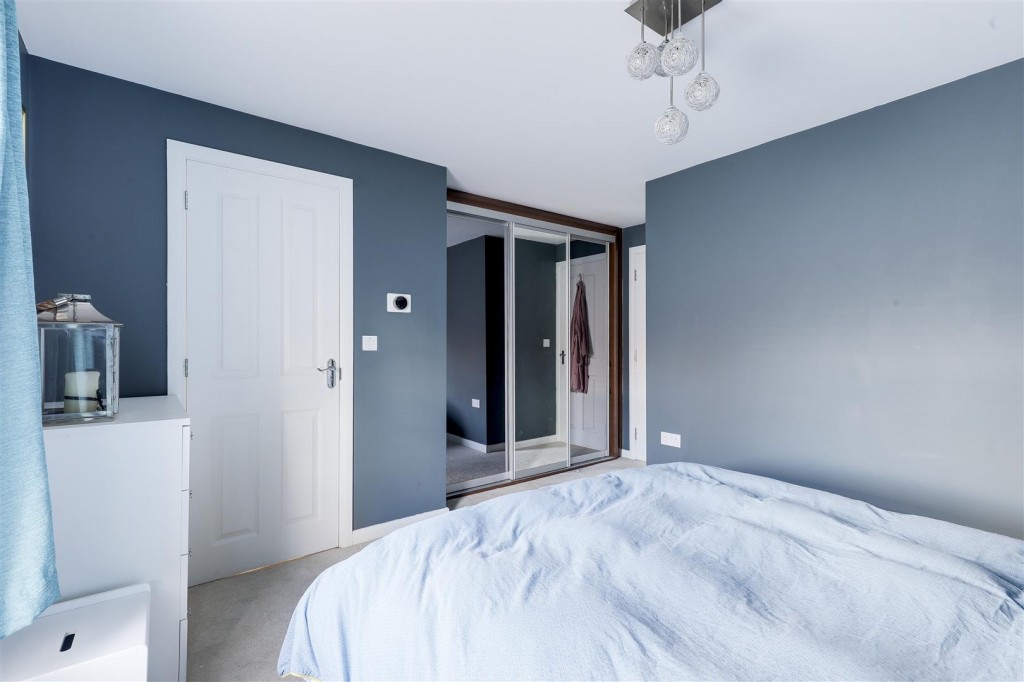 Senator Close, Hucknall, Nottinghamshire, NG15 8GH