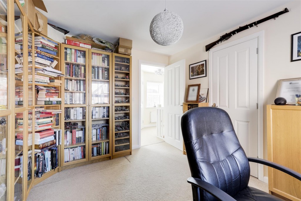 Senator Close, Hucknall, Nottinghamshire, NG15 8GH