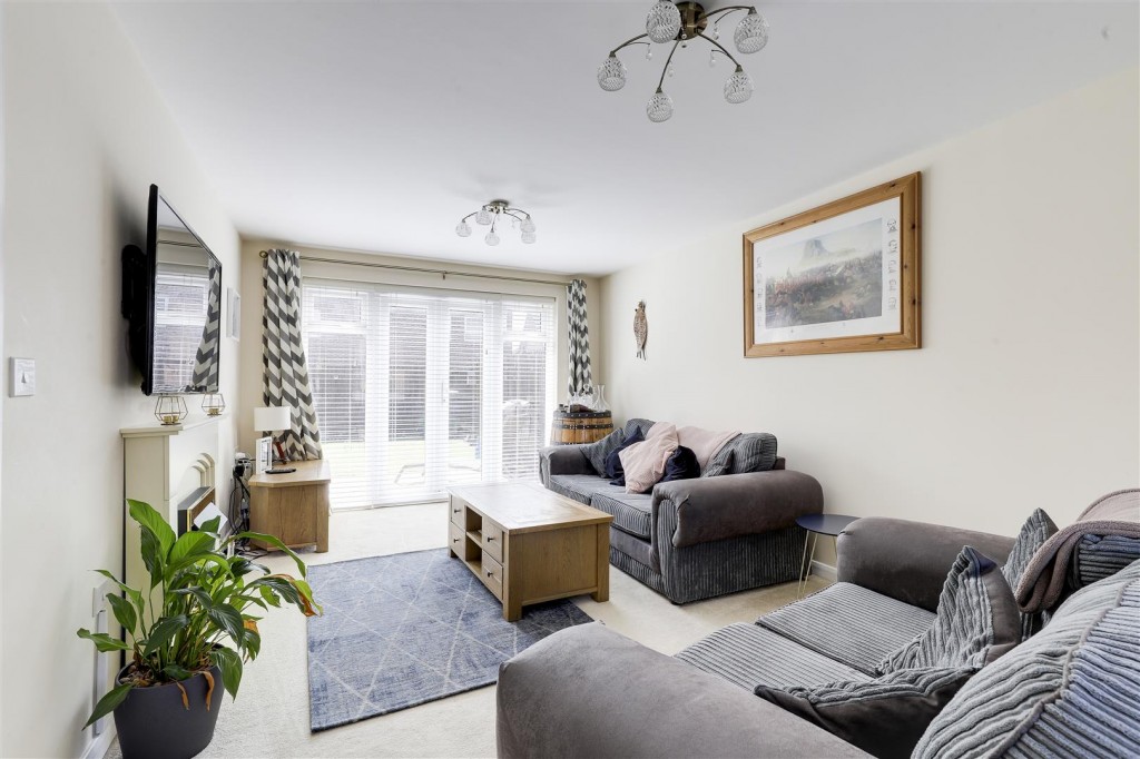 Senator Close, Hucknall, Nottinghamshire, NG15 8GH