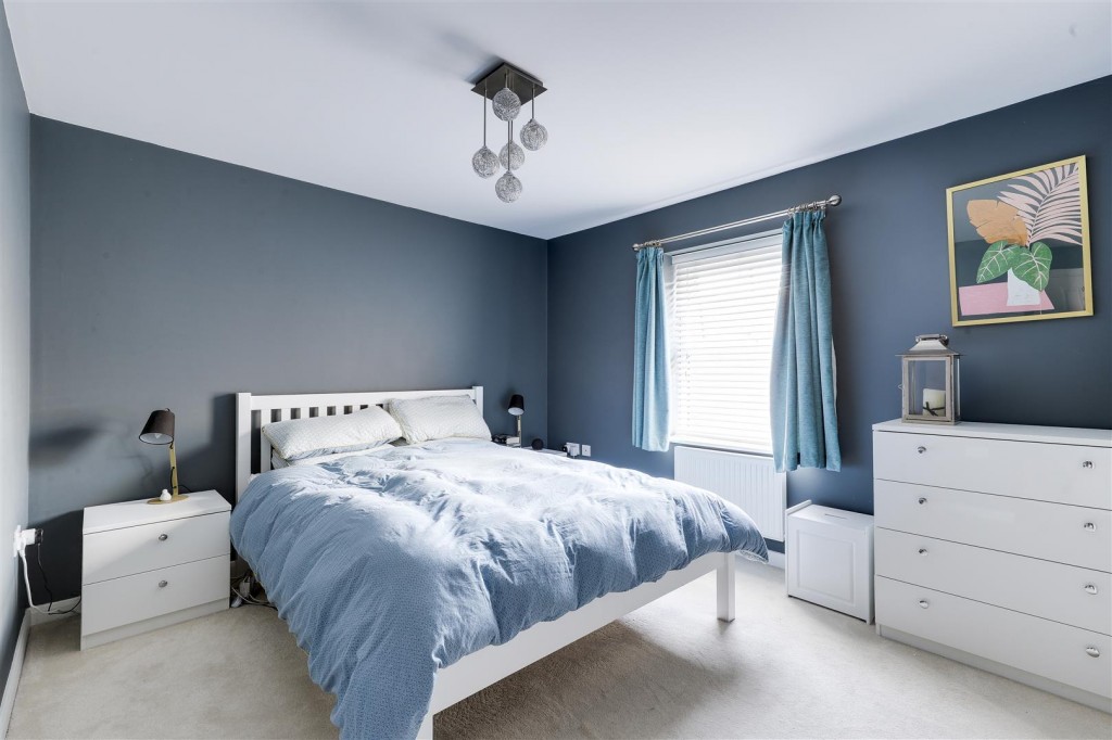 Senator Close, Hucknall, Nottinghamshire, NG15 8GH