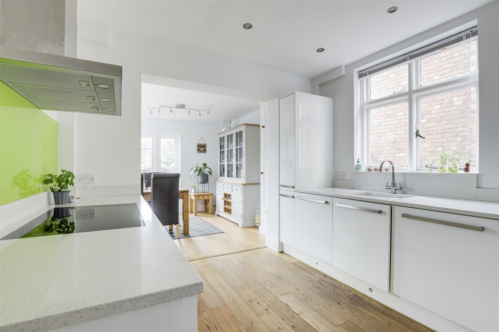 Davies Road, West Bridgford, Nottinghamshire, NG2 5HA