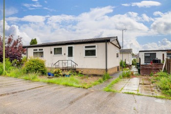 Bassingfield Lane, Gamston, Nottinghamshire, NG2 6NL