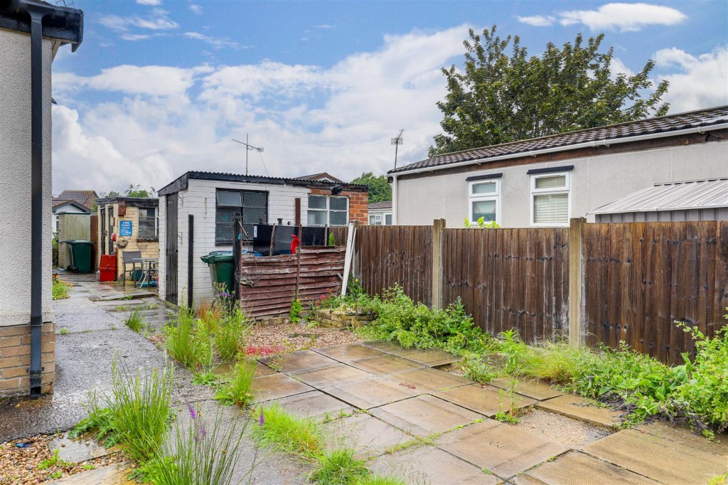 Bassingfield Lane, Gamston, Nottinghamshire, NG2 6NL