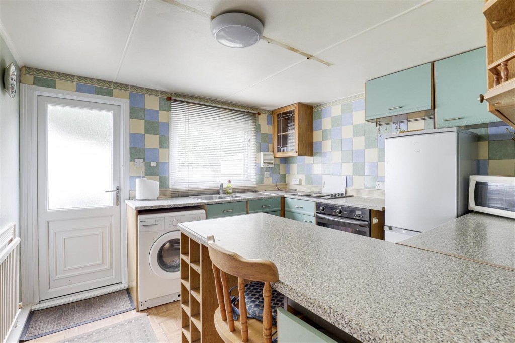 Bassingfield Lane, Gamston, Nottinghamshire, NG2 6NL