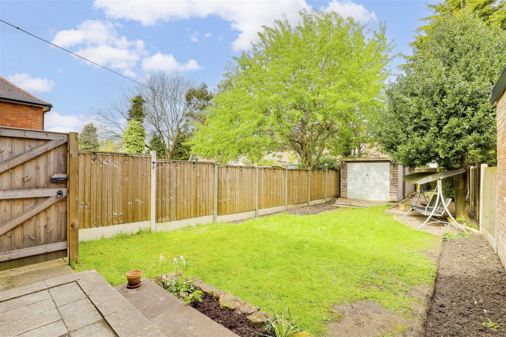 Henry Road, Beeston, Nottinghamshire, NG9 2BE