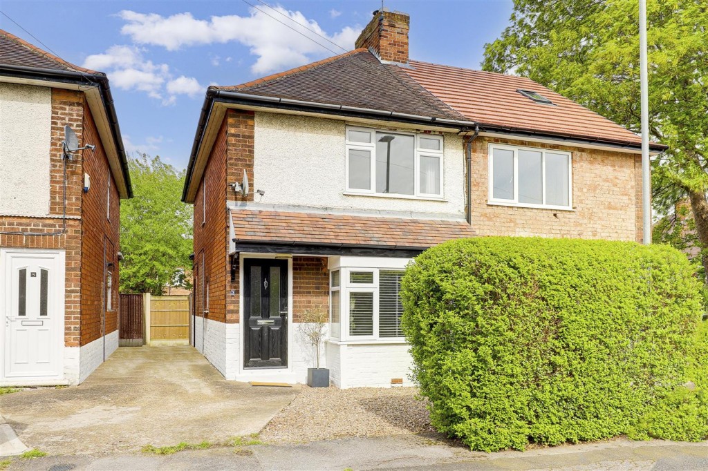 Henry Road, Beeston, Nottinghamshire, NG9 2BE