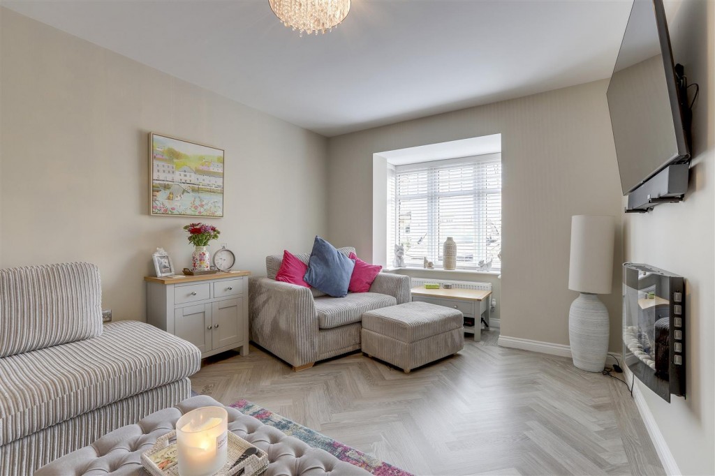 Griffon Drive, Hucknall, Nottinghamshire, NG15 6XH